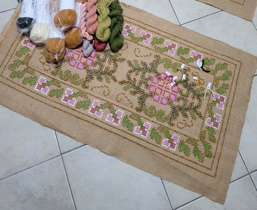 An Arraiolos canvas with printed motifs and wool, ready to stitch